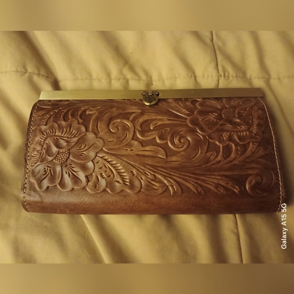 Patricia Nash Cauchy Tooled Leather Wallet NWOT